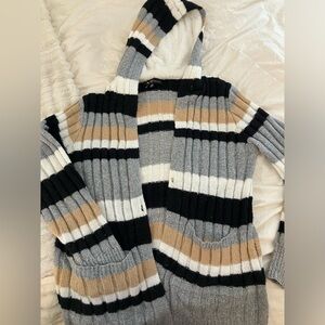 Long “Almost Famous” Multi color cardigan 🤎🖤🤍